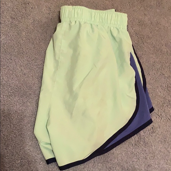 Nike women’s shorts - Picture 2 of 4